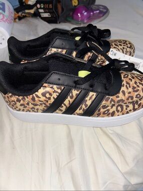 Adidas breaknet 2.0k leopard tennis shoes